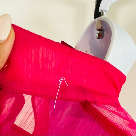 H&M Fuchsia Mock Neck Contrasting Pink Polka Dot Ruffle Chiffon Top Size 6 - Picture 8 of 8